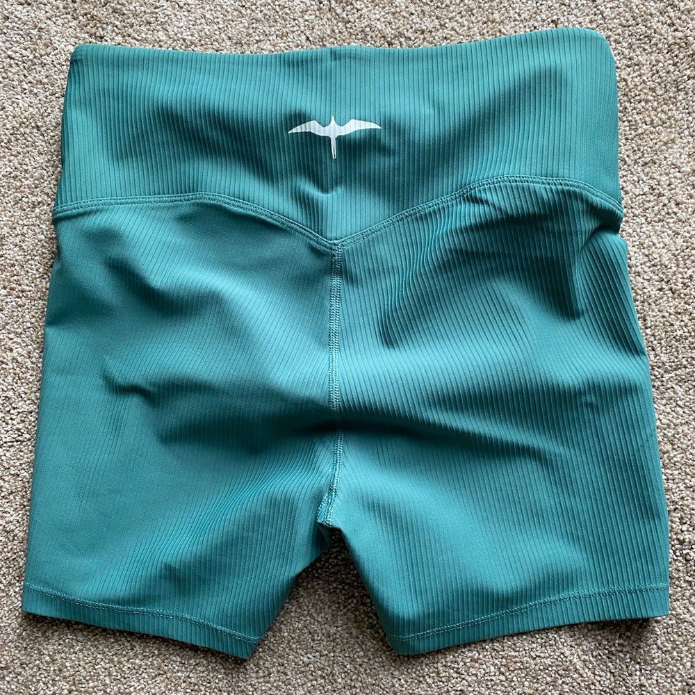 The Iwa company monstera ribbed shorts medium